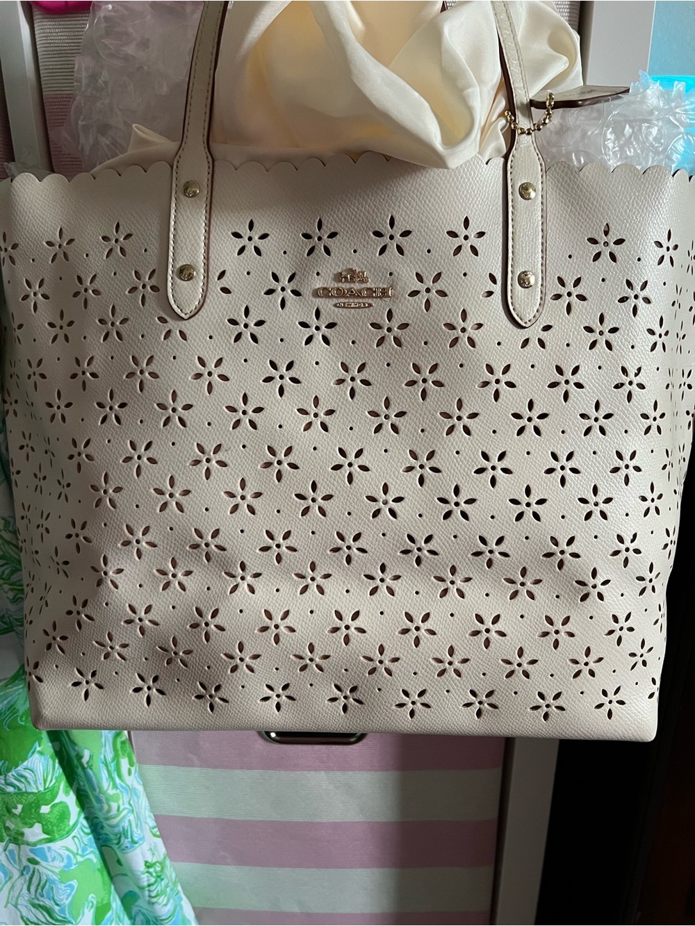 Coach Eyelet Pearlized Off White Leather Tote Bag GUC - Picture 11 of 13